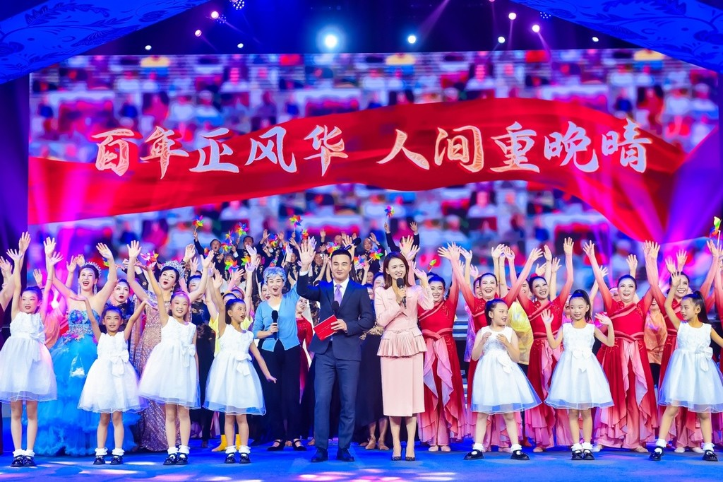 1636166431244403.png 合江县大桥老年公寓负责人马千里荣获“孝亲敬老楷模”称号